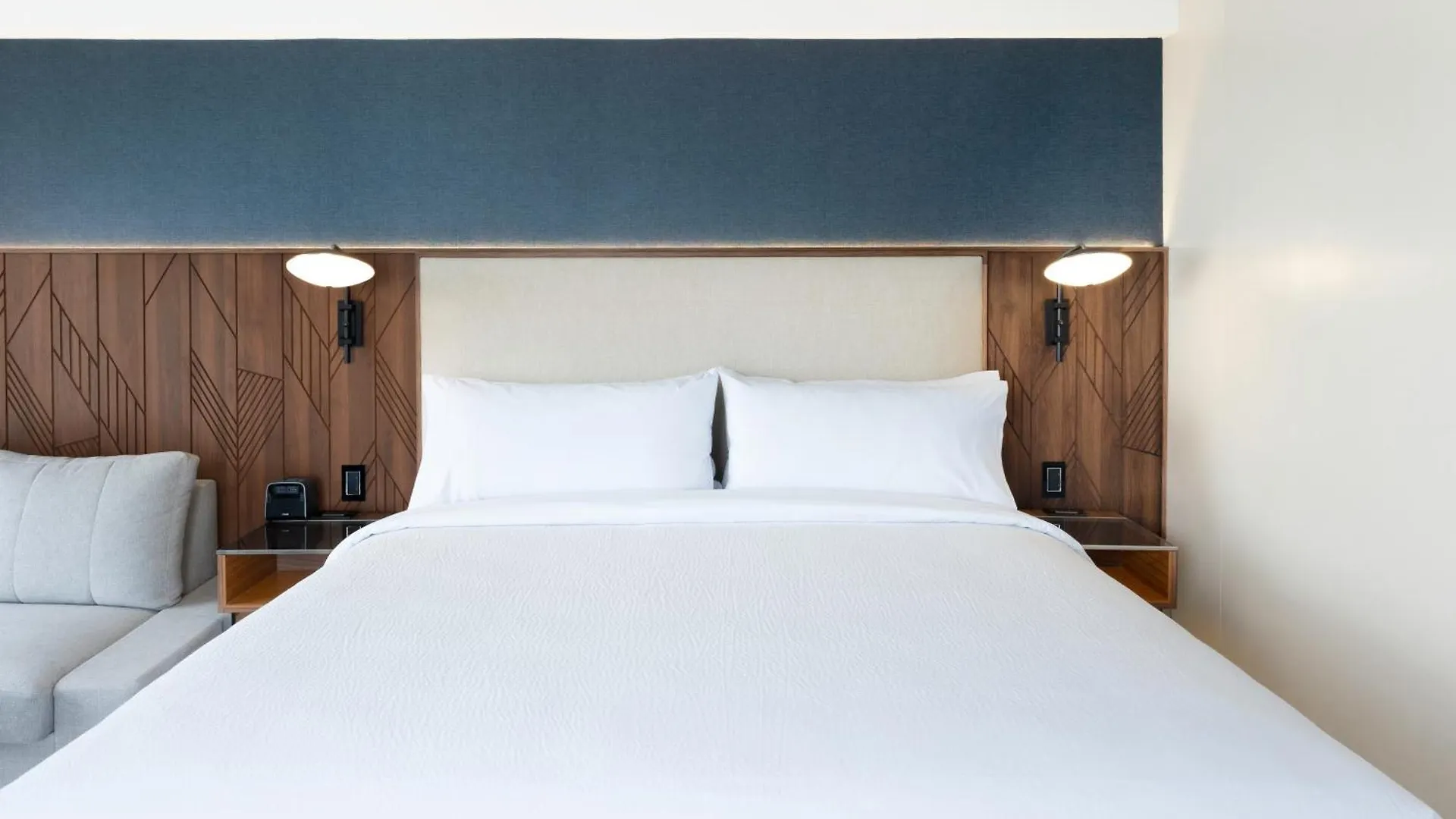 Courtyard by Marriott Puebla Las Animas Hotel
