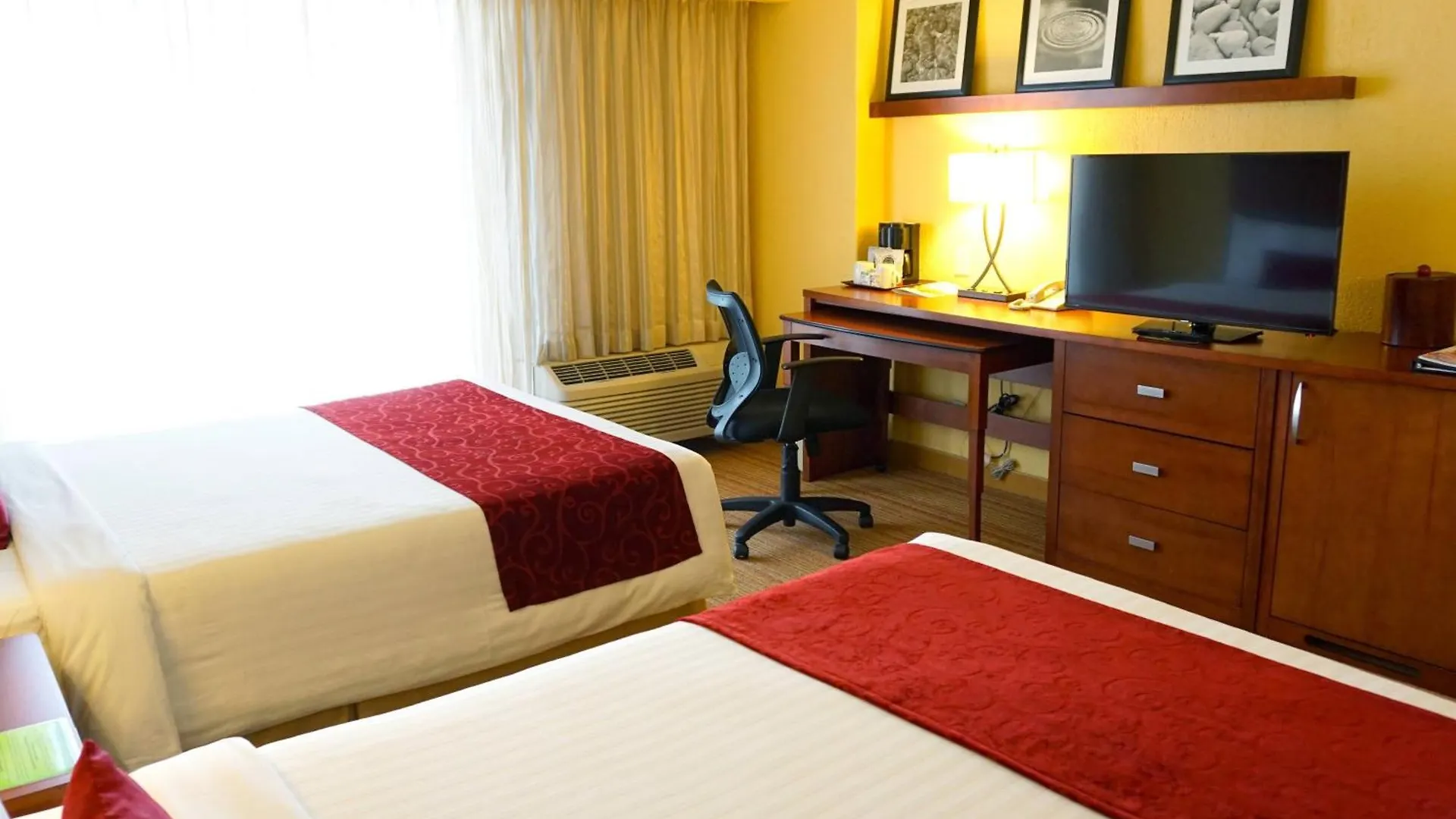Courtyard By Marriott Puebla Las Animas 4*,